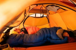 8 mẹo ngủ ngon khi đi cắm trại cho người thích “vi vu”