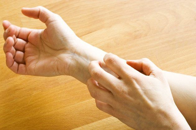 Bệnh nấm tay chân dễ xảy ra nếu chăn ga gối của bạn thường xuyên bám bẩn.