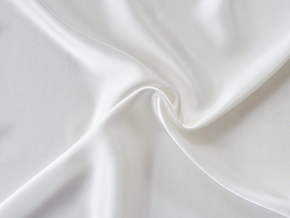 Chất liệu vải lụa satin sử dụng sản xuất chăn ga gối khách sạn