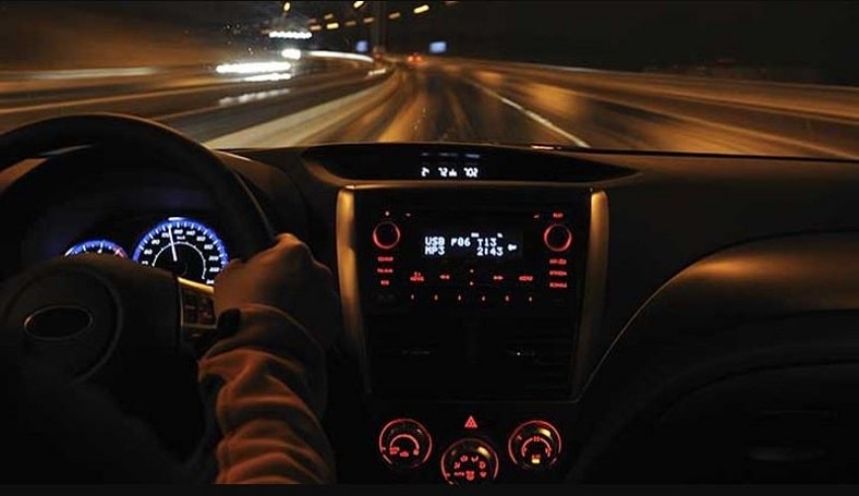 Cách giữ tỉnh táo khi lái xe vào ban đêm