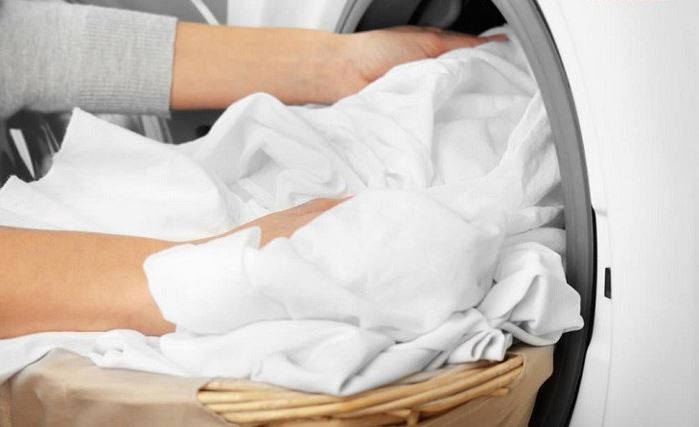 cách tự giặt chăn bông bằng máy giặt tại nhà