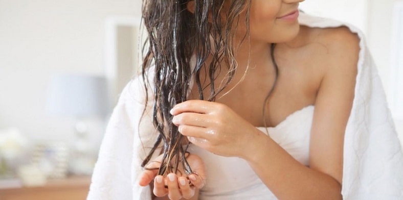 Để tóc ướt đi ngủ ảnh hưởng đến sức khỏe