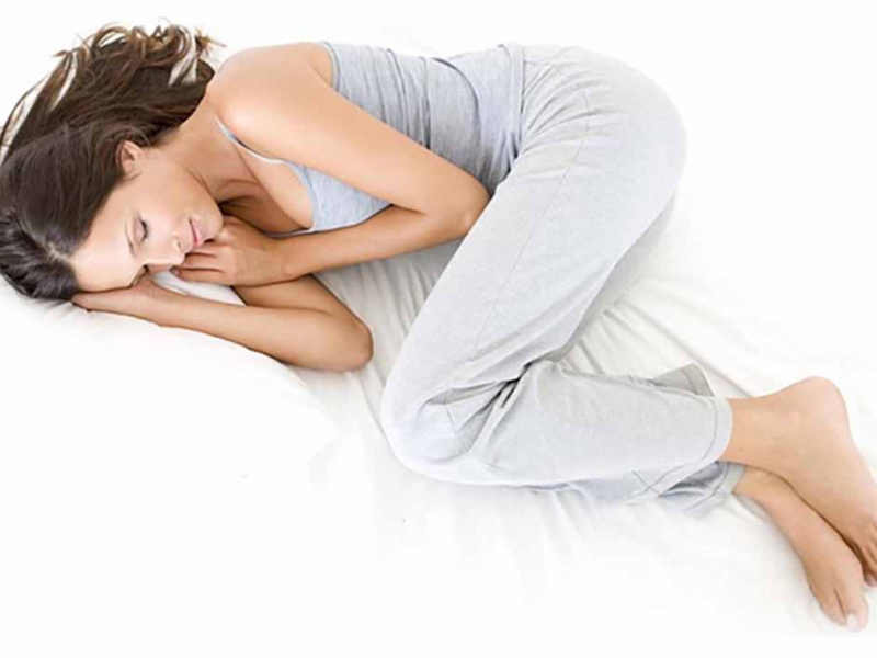 Uốn cong người kiểu thai nhi được xem là tư thế ngủ rất tốt cho cơ thể