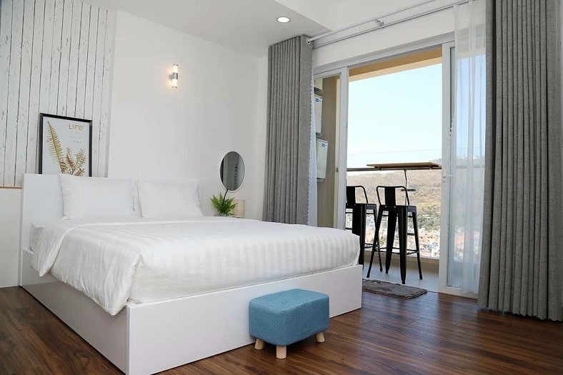 Tại sao khách sạn sử dụng ga giường màu trắng?