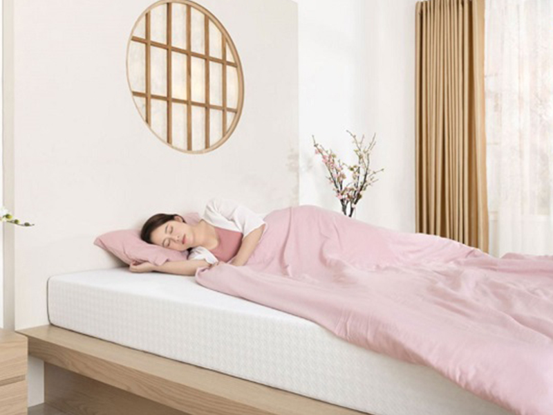 Một phương pháp giúp hạn chế giật mình khi ngủ là chọn một chiếc đệm tốt