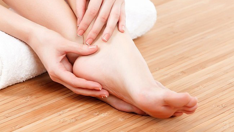 Các triệu chứng thường thấy của tê tay chân khi ngủ